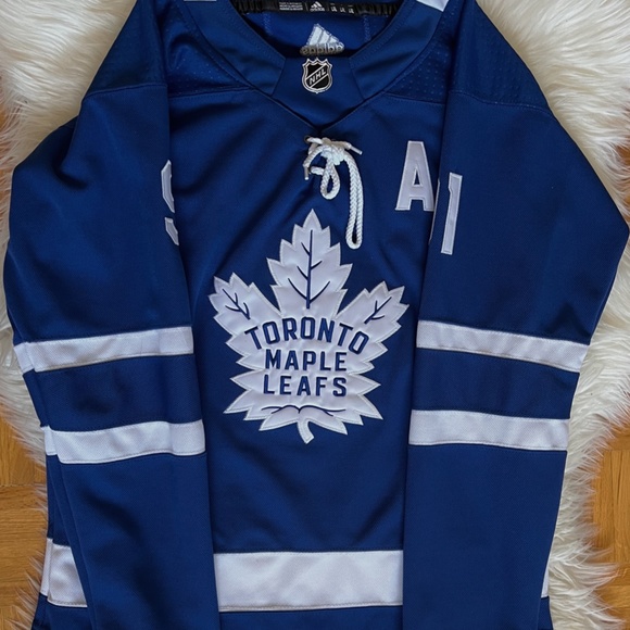 Tavares Jersey - Picture 2 of 2